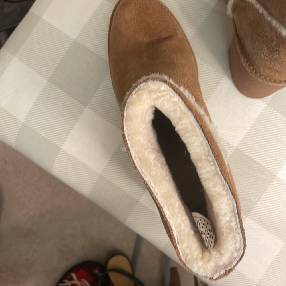 Ugg never worn size 8 - Picture 2 of 6